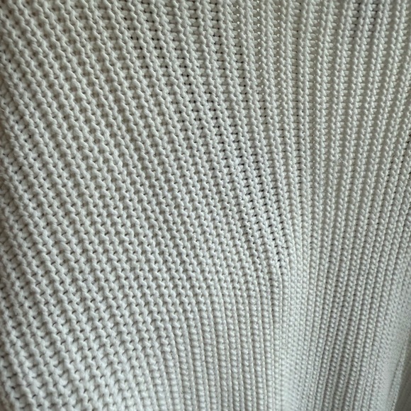 H&M V-Neck Sweater in White and Black - Picture 6 of 7